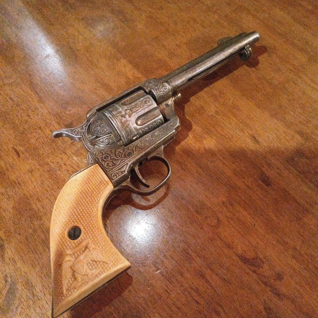 デニックス？　装飾銃　モデルガン　ピースメーカー？　　マカロニウェスタン