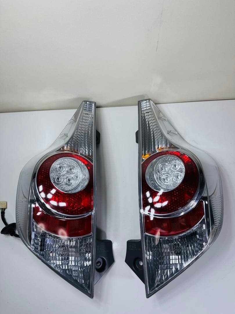 アクア NHP10 前期 純正 テールレンズ テールライト テールランプ LED