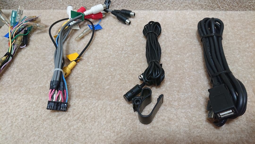 【新春特価】サイバーナビ AVIC-ZH09CS カロッツェリア 完動品