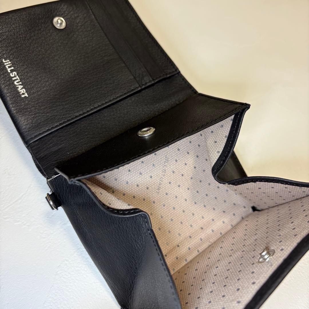 新品 ジルスチュアート 二つ折り財布 ブラック コンパクト 黒 ソフトレザー