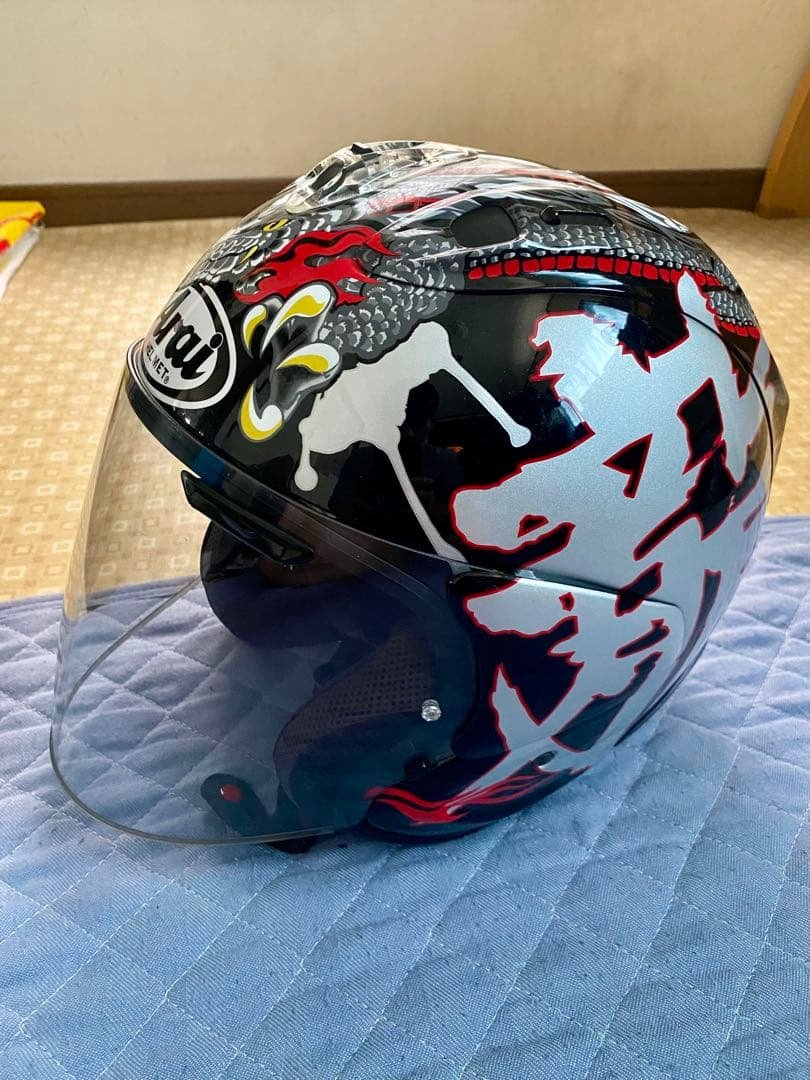 Arai ジェットヘルメット ドラゴンデザイン