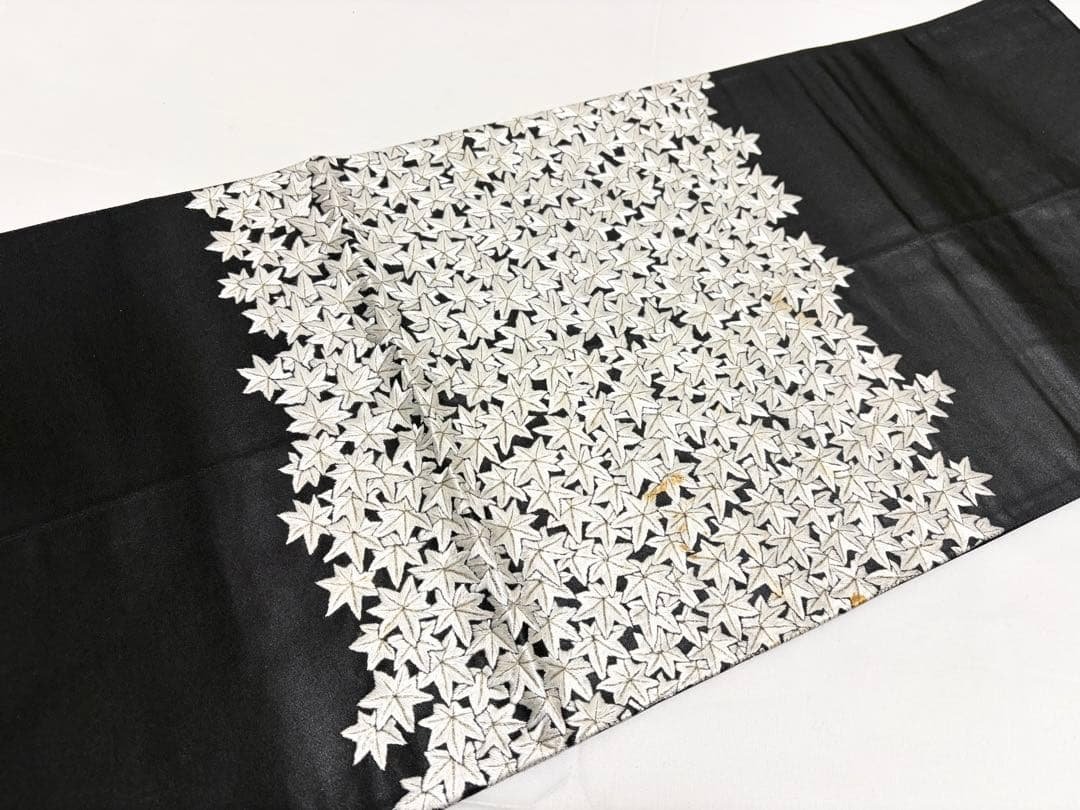 A 総手刺繍 蘇州刺繍 紅葉模様 金糸 白黒 正絹 太鼓柄 袋帯 O37