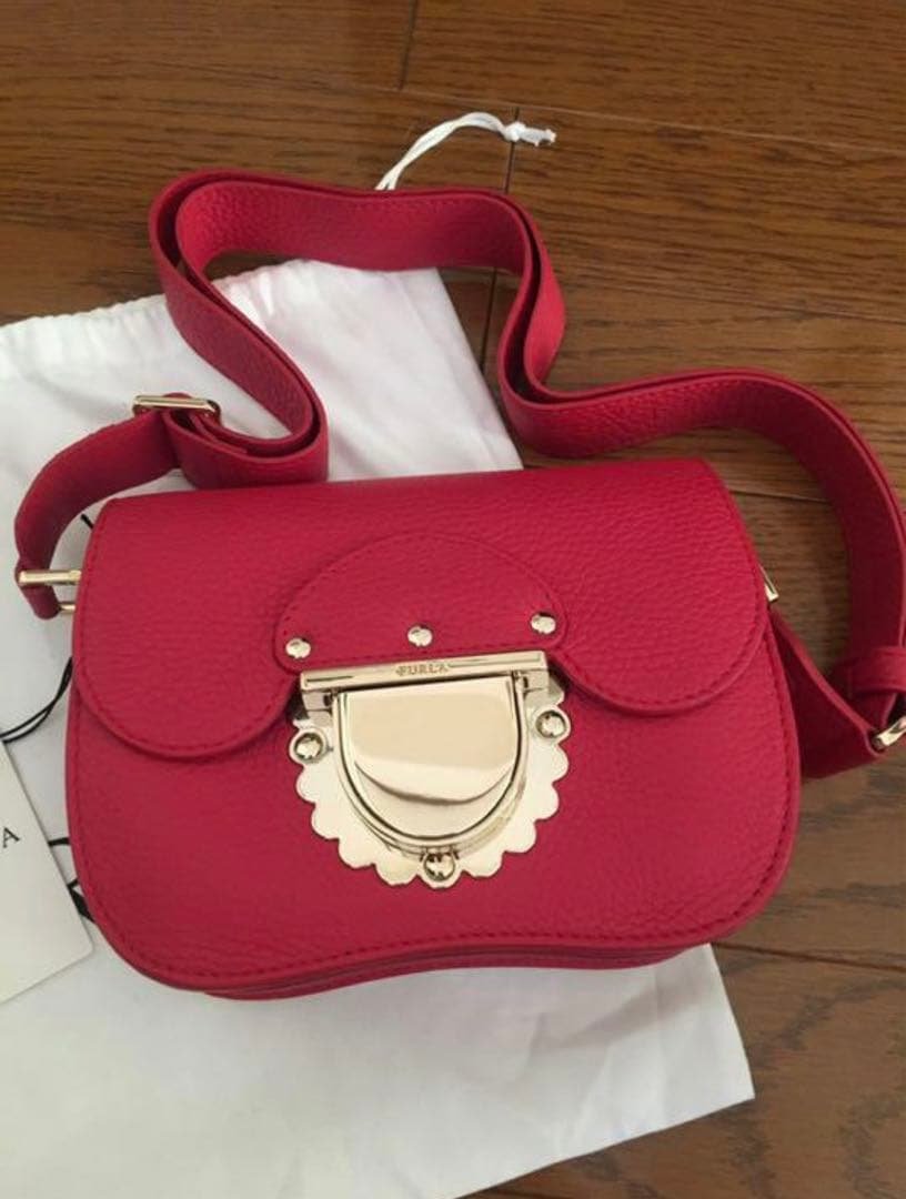 新品フルラ　ショルダーバッグ