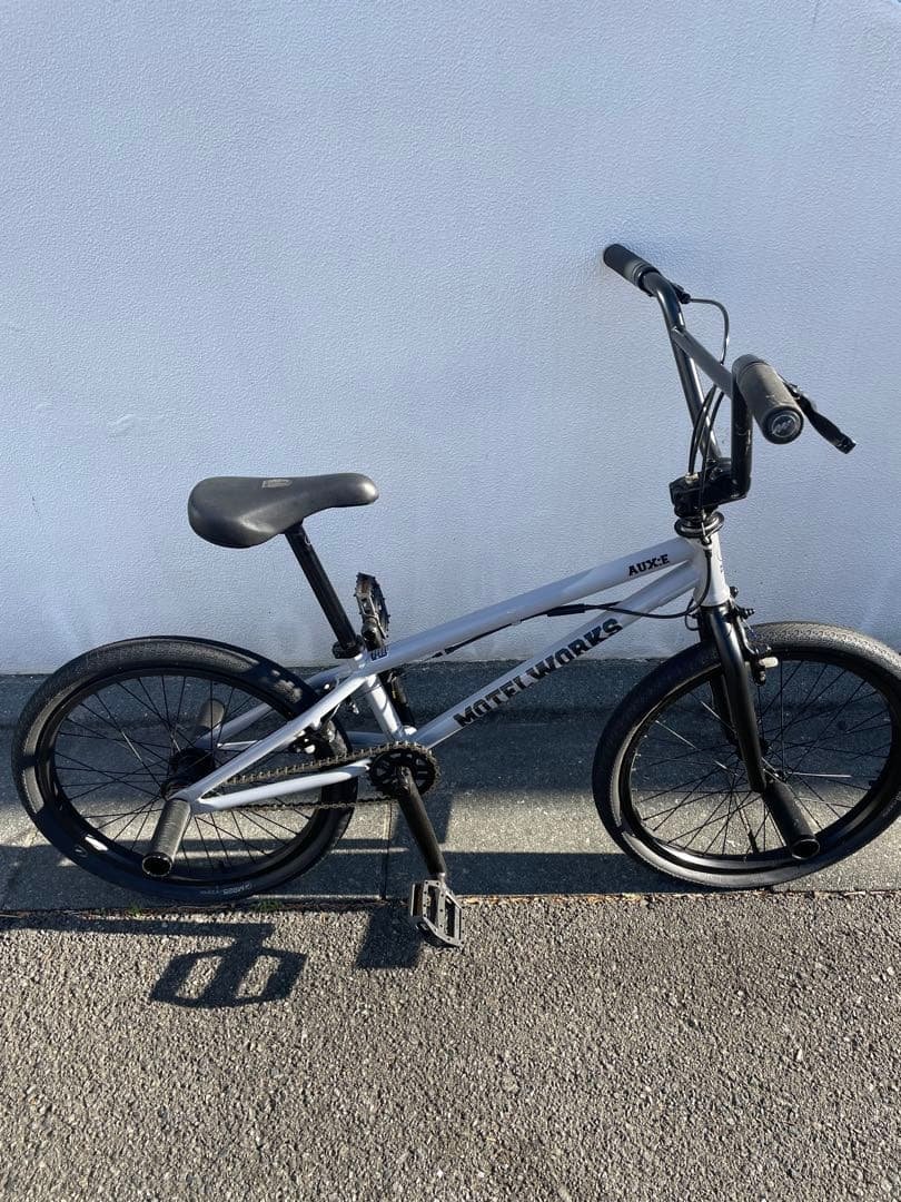値下げ　BMX MOTEL WORKS AUX-E 美品　20インチ　フラット