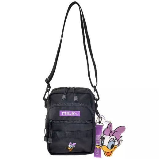 ★DISNEY STORE　 新品タグ付　アパレル　 ギフト　プレゼント