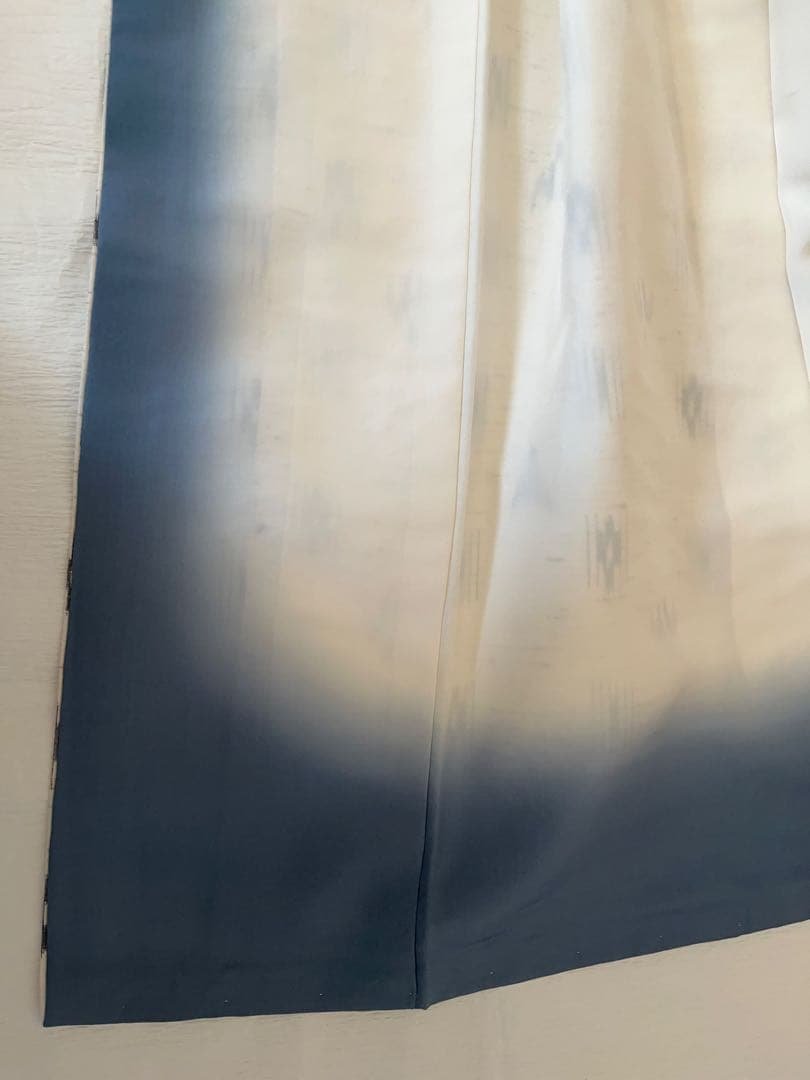 紬着物　紬　絣模様　白地　袷