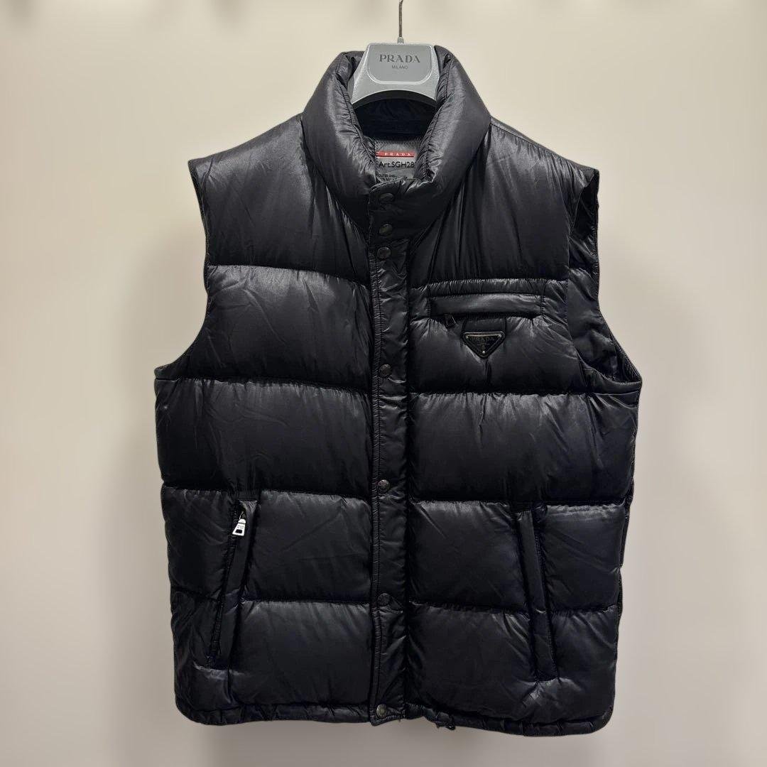 PRADA プラダ ダウンベスト ブラック 黒 三角ロゴ