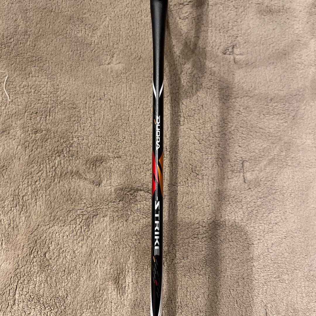 バドミントンラケット DUORA STRIKE 3U