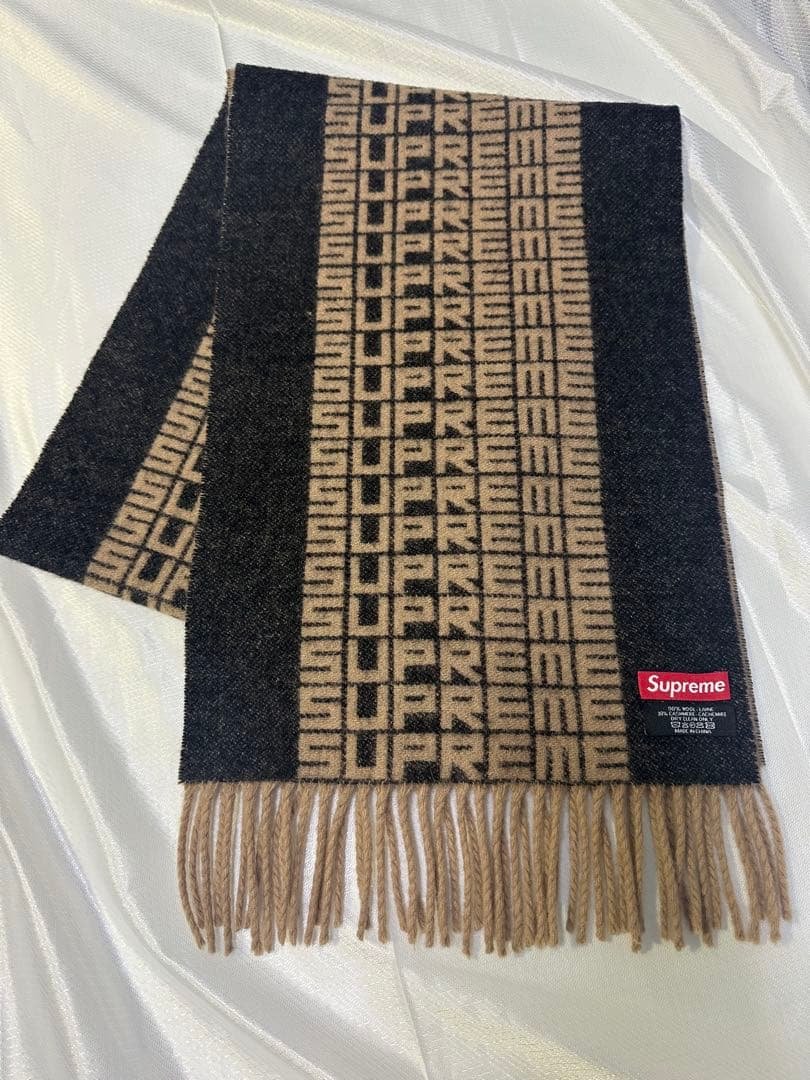 Supreme マフラー 黒/ベージュ ロゴ入り