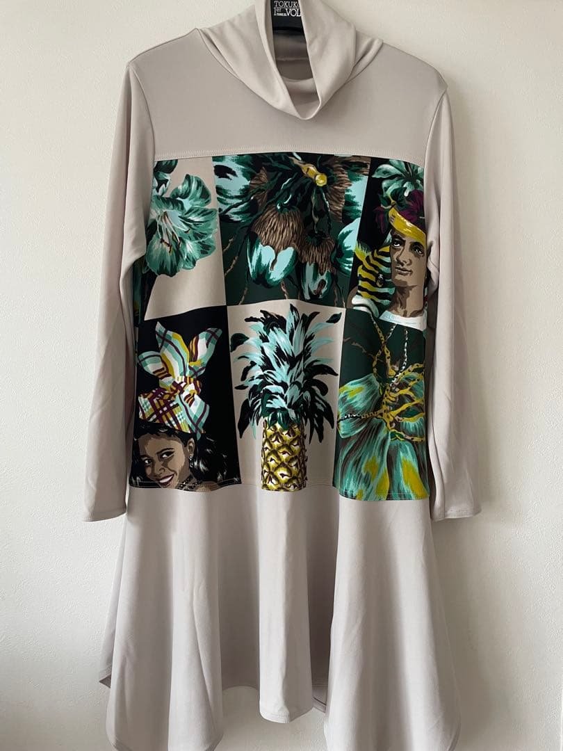 トクコプルミエブォル/アートワークAラインチュニックワンピース