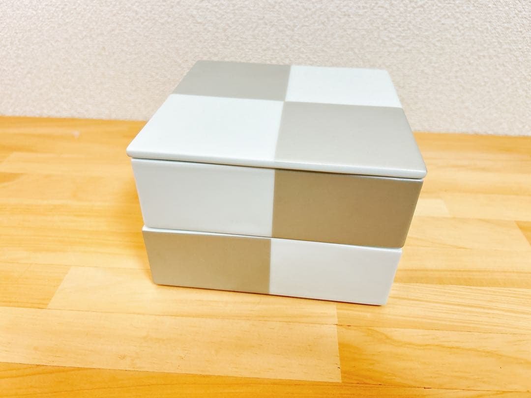 どんどん様ご依頼品　波佐見焼　二段陶箱　市松模様重箱　白銀