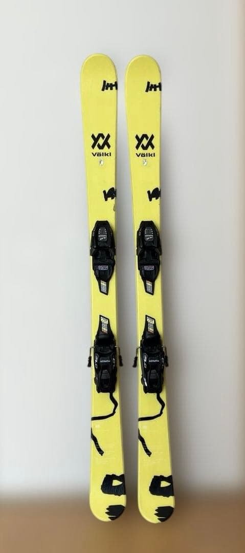 Völkl イエロー スキー板　ツインチップ