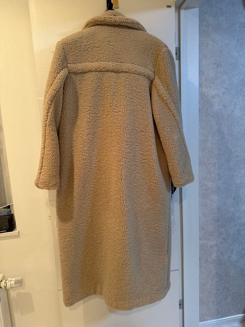 完売品【未使用】ZARA エクストラロングフェイクボアコートSサイズにゃこ