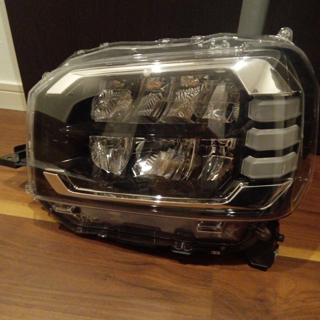 タフト　左側ヘッドライト　助手席側