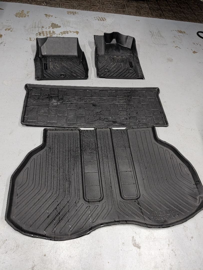 シルクブレイズ　アルファード　　30 前期　後期　ラバーマット　ゴムマット