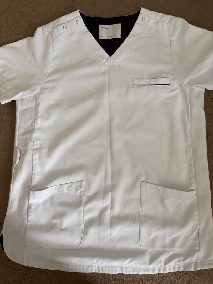 マタニティ　スクラブ上下2セット