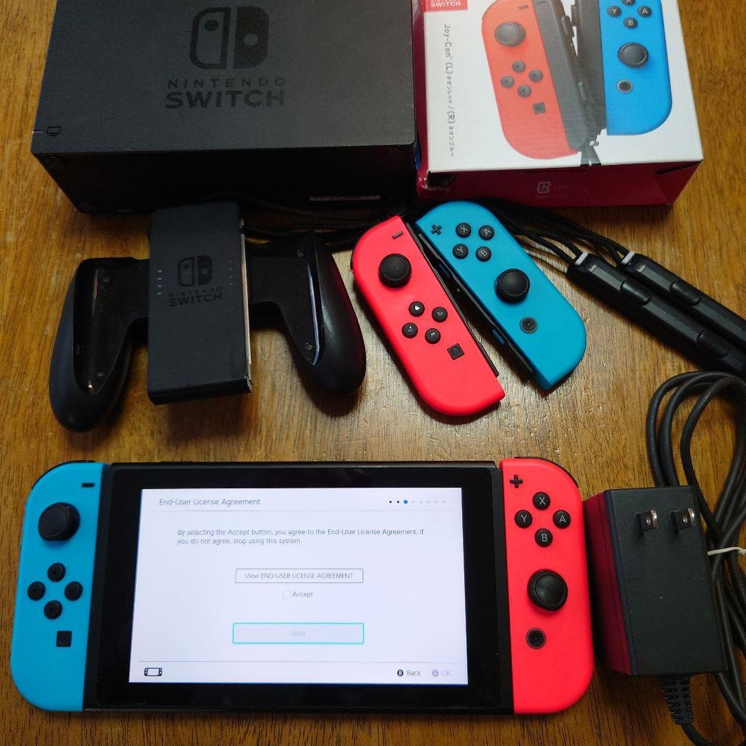 もーさん Nintendo Switch 本体 青と赤のJoy-Con付き