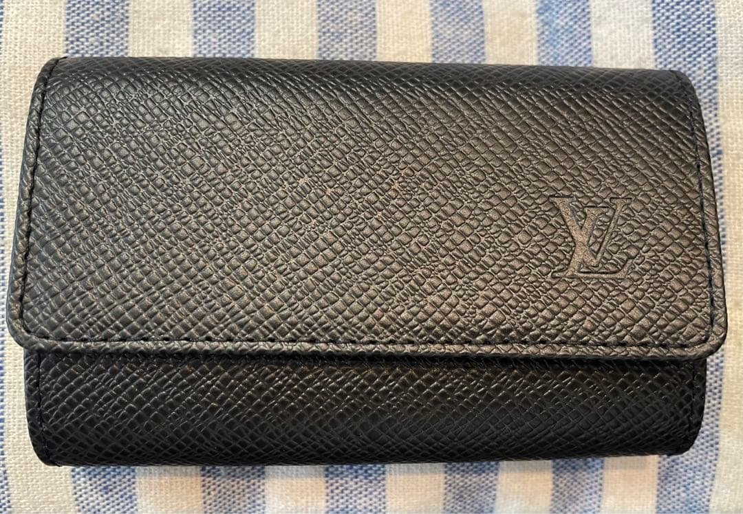 新品未使用箱付き　ルイ ヴィトン キーケース タイガ黒　ミュルティクレ6 正規品