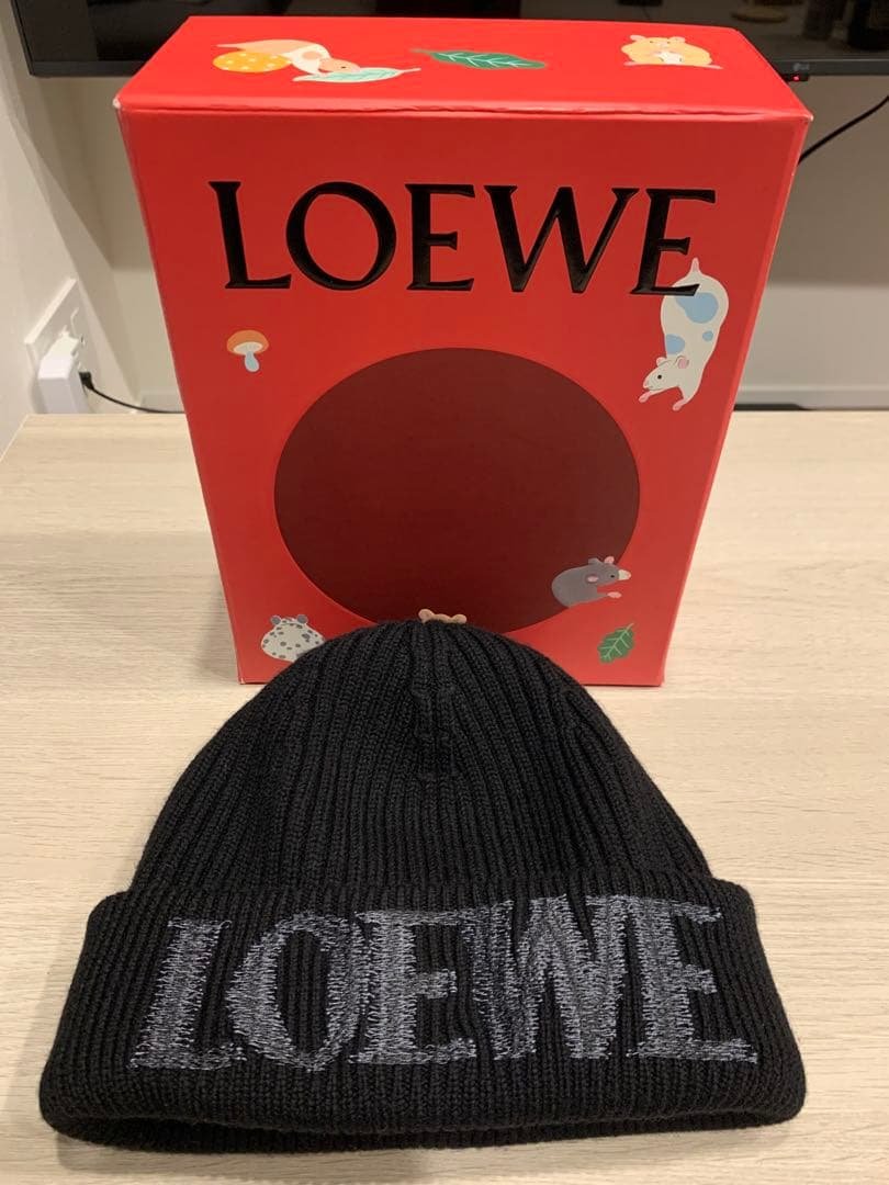 【新品同様】LOEWE ブラック ニット帽