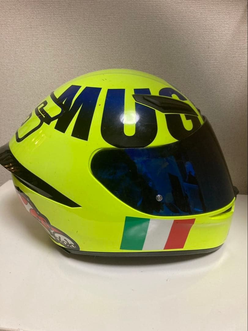 本日限定価格　AGV フルフェイスヘルメット ロッシ