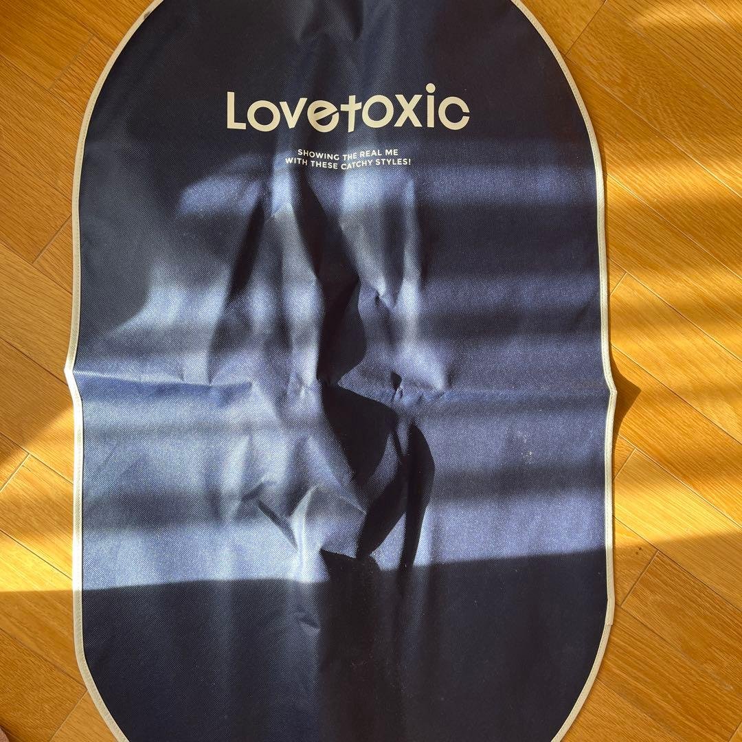 ラブトキシック　卒服　Love toxic 2024