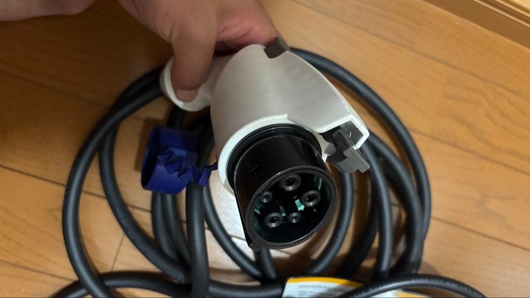 三菱アウトランダーPHEV純正200V充電ケーブル