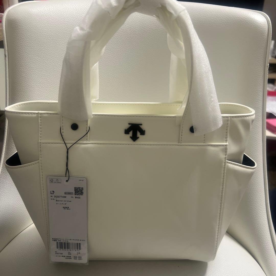 デサント　ホワイト 合成皮革 カートバッグ