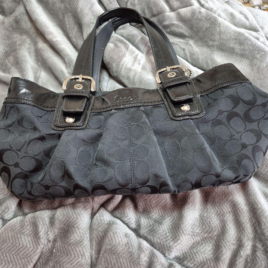 Coach ブラック ショルダーバッグ　F13742