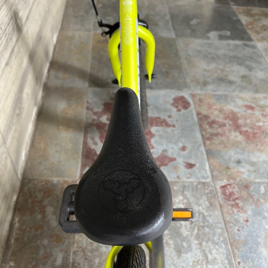 ※rie7030【直接取引限定STRIDER 14xキッズバイク イエロー