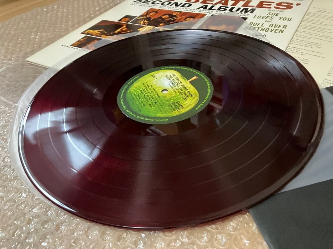ニアミント赤盤　アップル　ビートルズ　セカンドアルバム