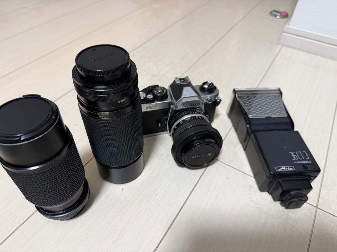 NikonFM2 ＋NIKKOR 50mm ＋ライト＋レンズ2個