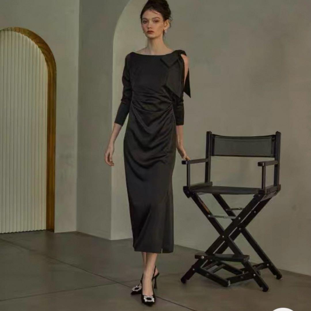 ERADIE ショルダーリボンサテンドレープワンピース