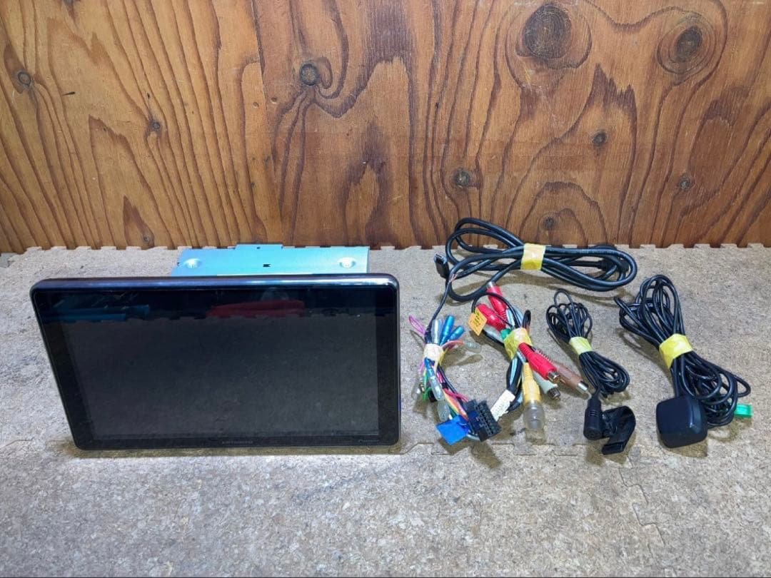 Pioneer DMH-SF700 カーナビ 本体 カロッツェリア 最高音質