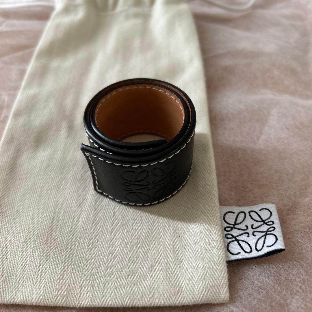 ロエベ　アナグラム　バングル　ブラック