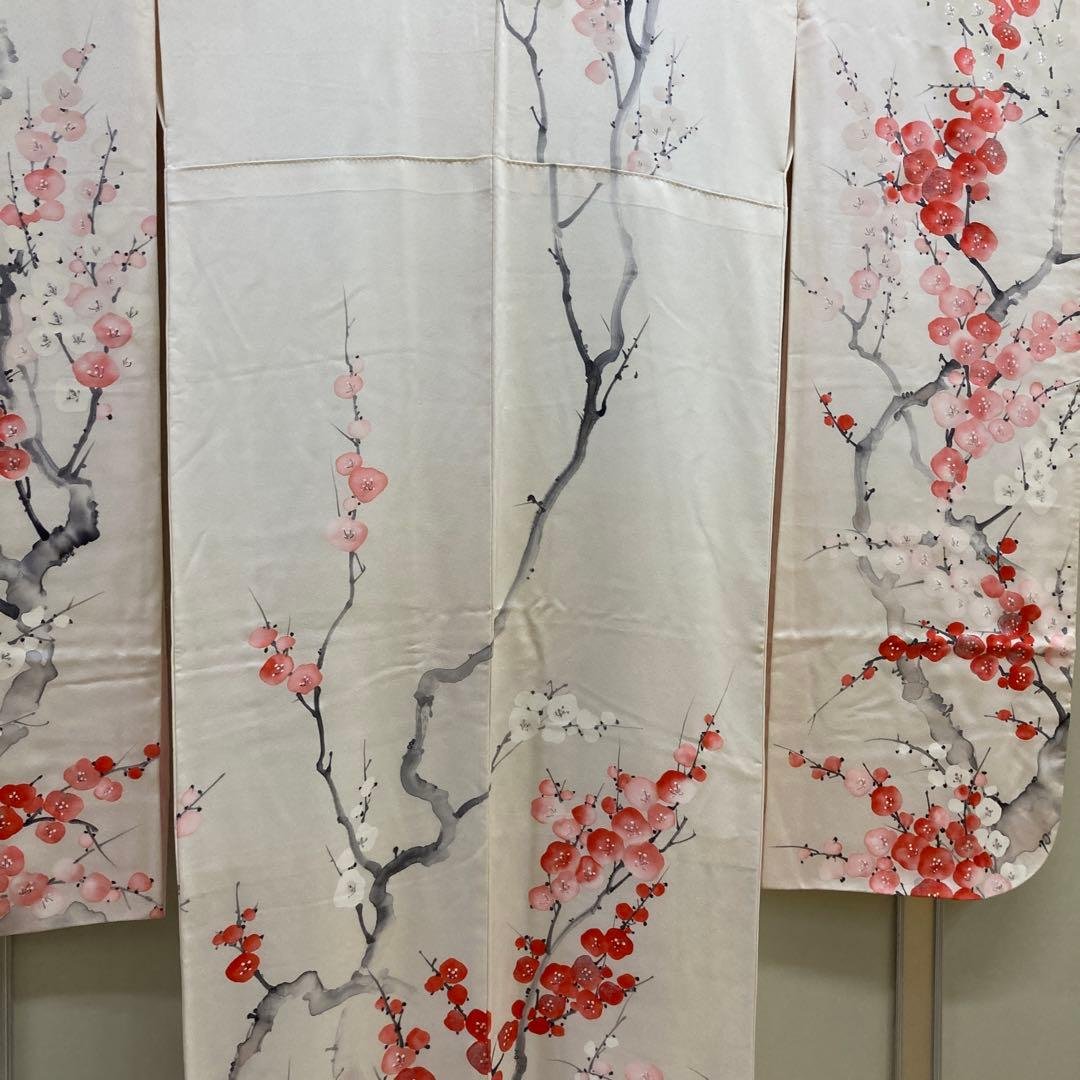 紅梅白梅　花柄振袖 着物