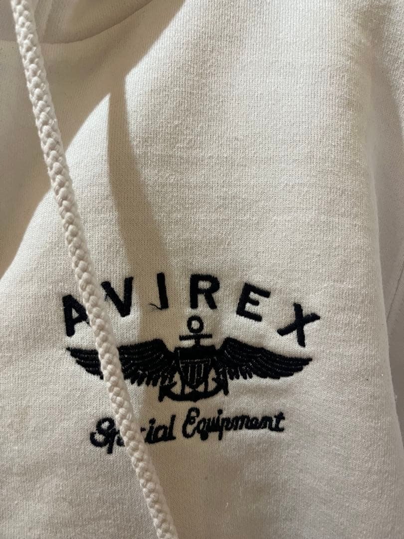 ぺ*ー様 AVIREXパーカー白