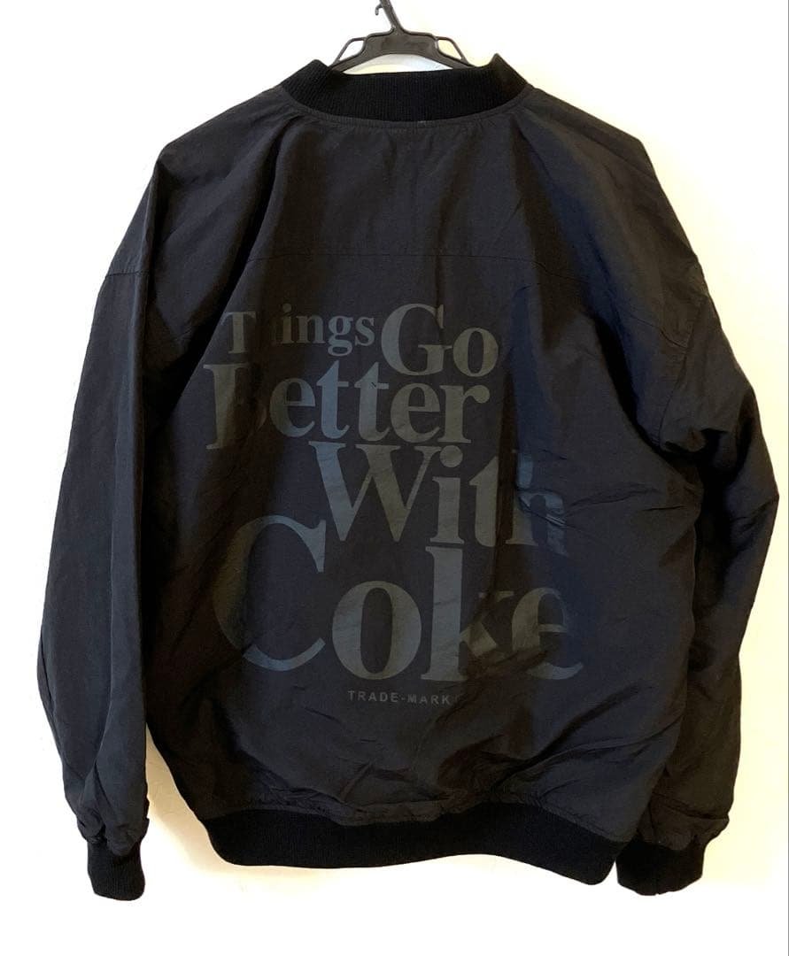 タイムセール　コカコーラ　グラニフブルゾンジャケット黒コーラ柄リバーシブル