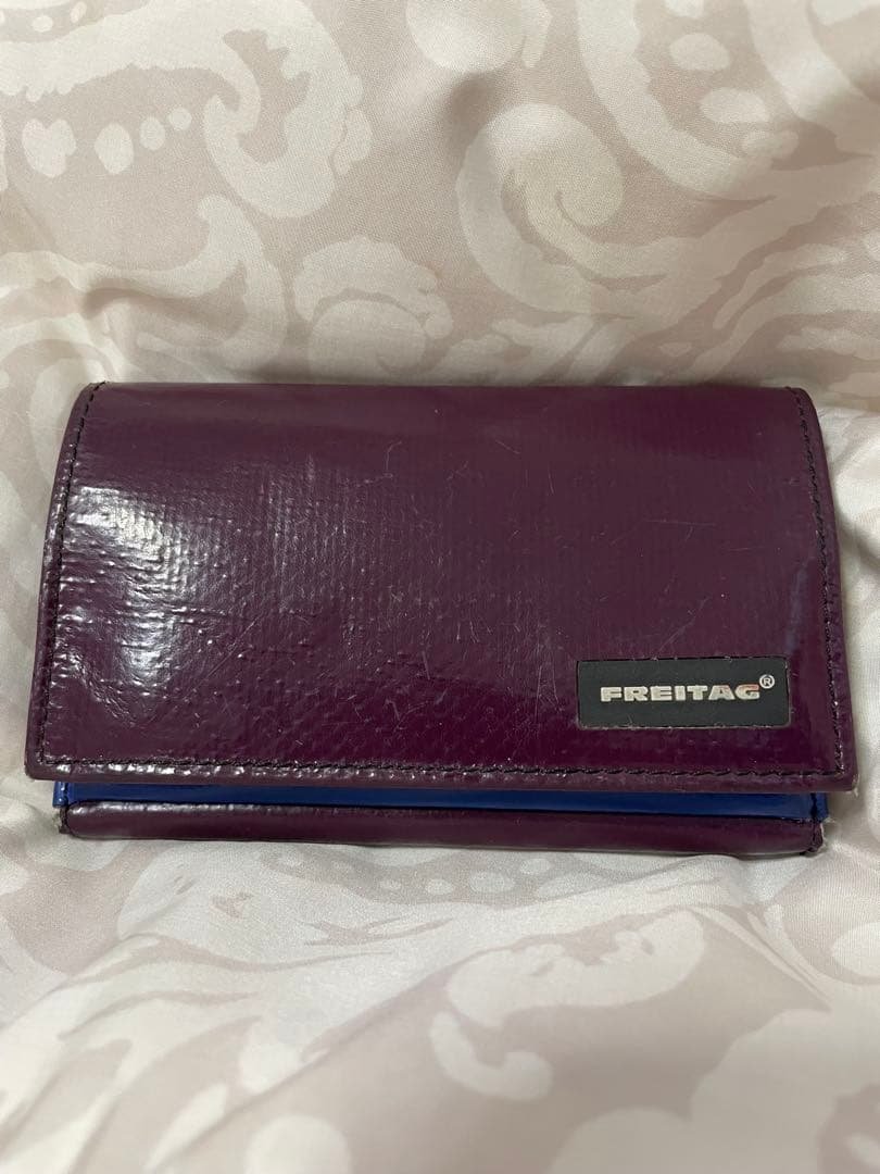 FREITAG 二つ折り財布 パープル