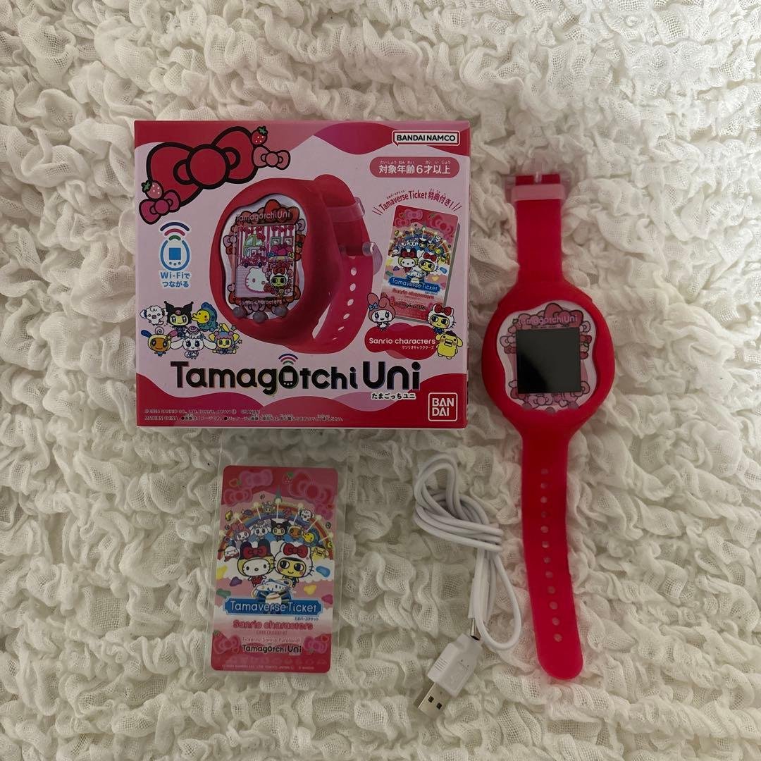 BANDAI Tamagotchi Uni ハローキティ コラボ 赤