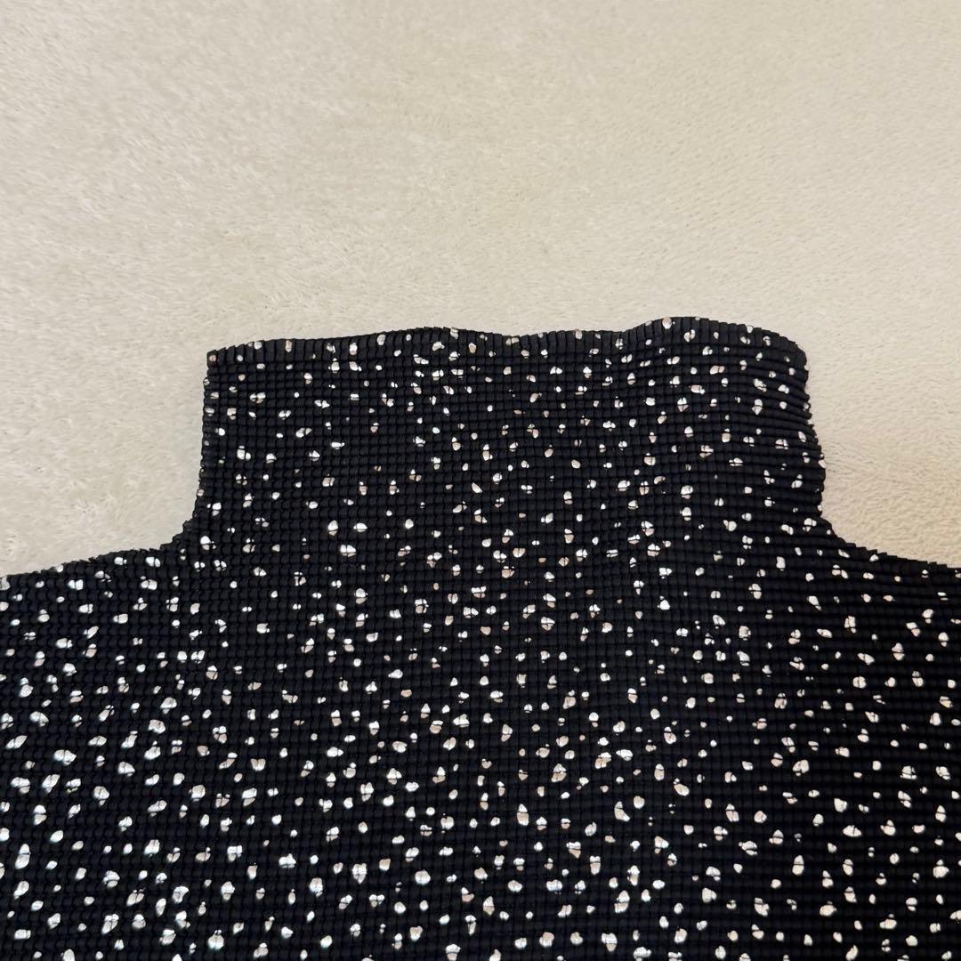 極美品✨ISSEY MIYAKE me プリーツ　光沢感　ブラック　箔