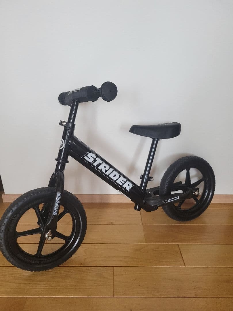 STRIDER バランスバイク ブラック