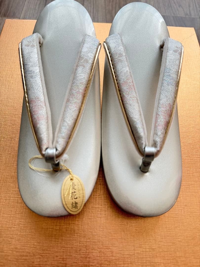 世美庵 高級帯地 草履バッグセット 新品 留袖 訪問着 シルバー系