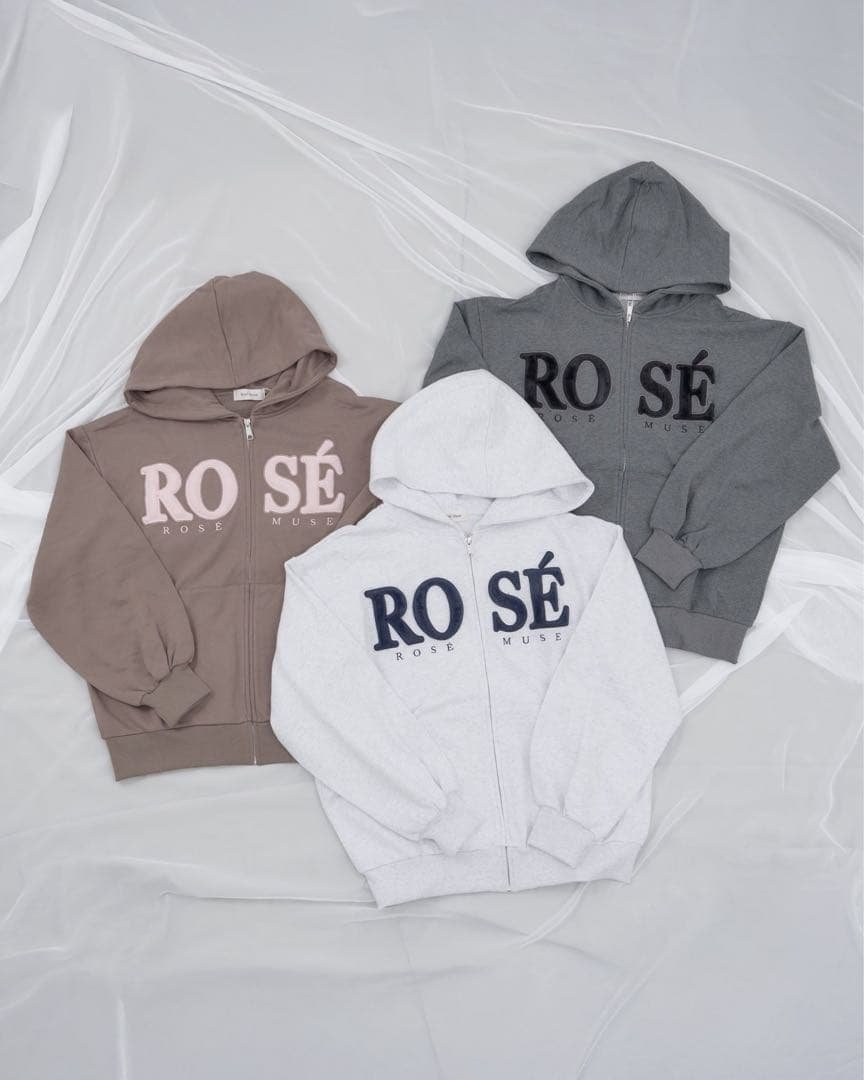 ロゼミューズ　Fur logo zip hoodieパーカー　ブラウン