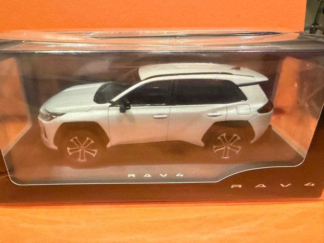 鹿*様 新型RAV4 ミニカー