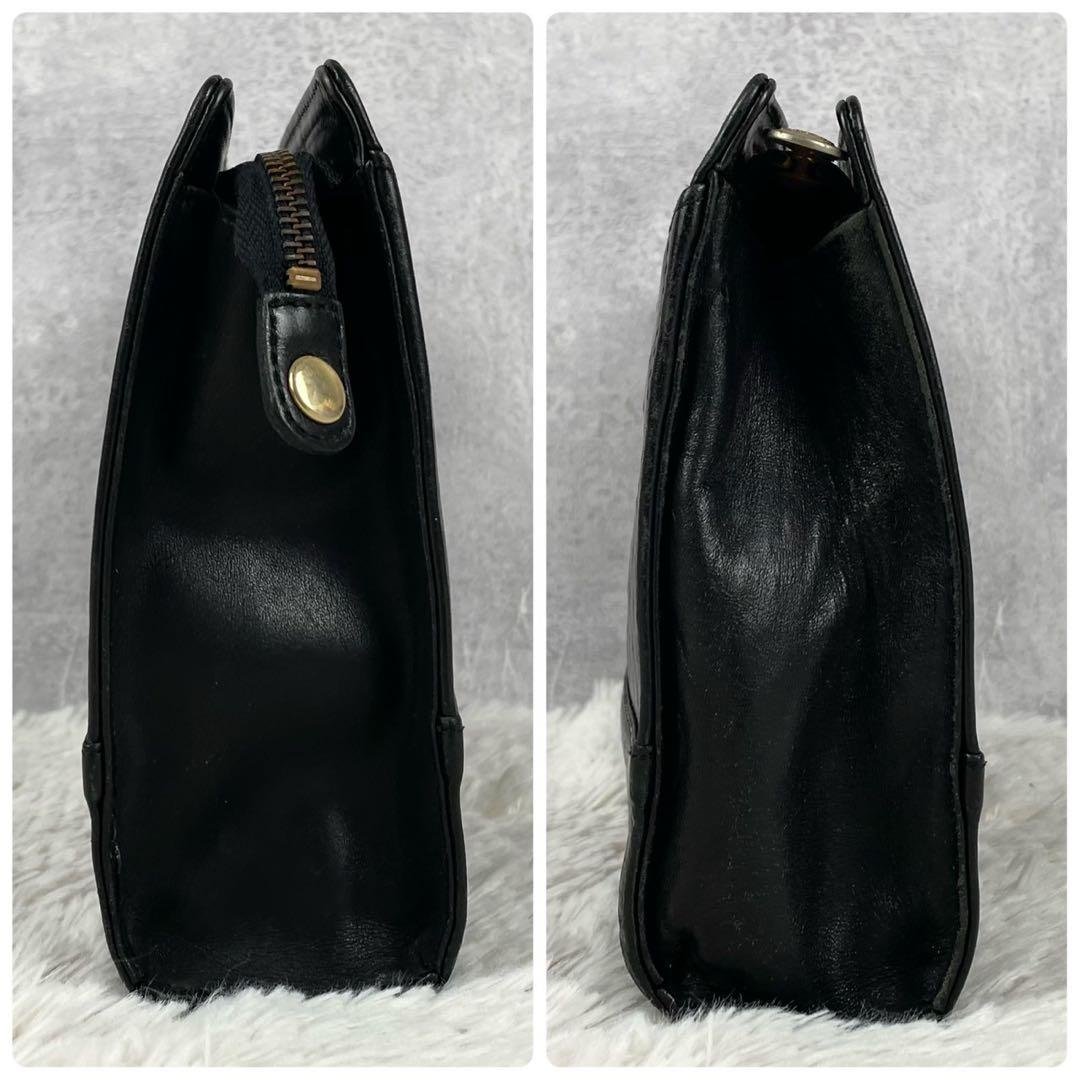 美品 GIANNI VERSACE レザー クラッチバッグ エンボス ファスナー