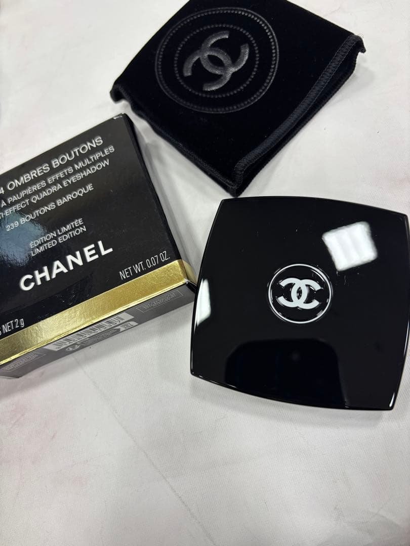 未開封CHANELレキャトルオンブルブトン239新作限定アイシャドウ