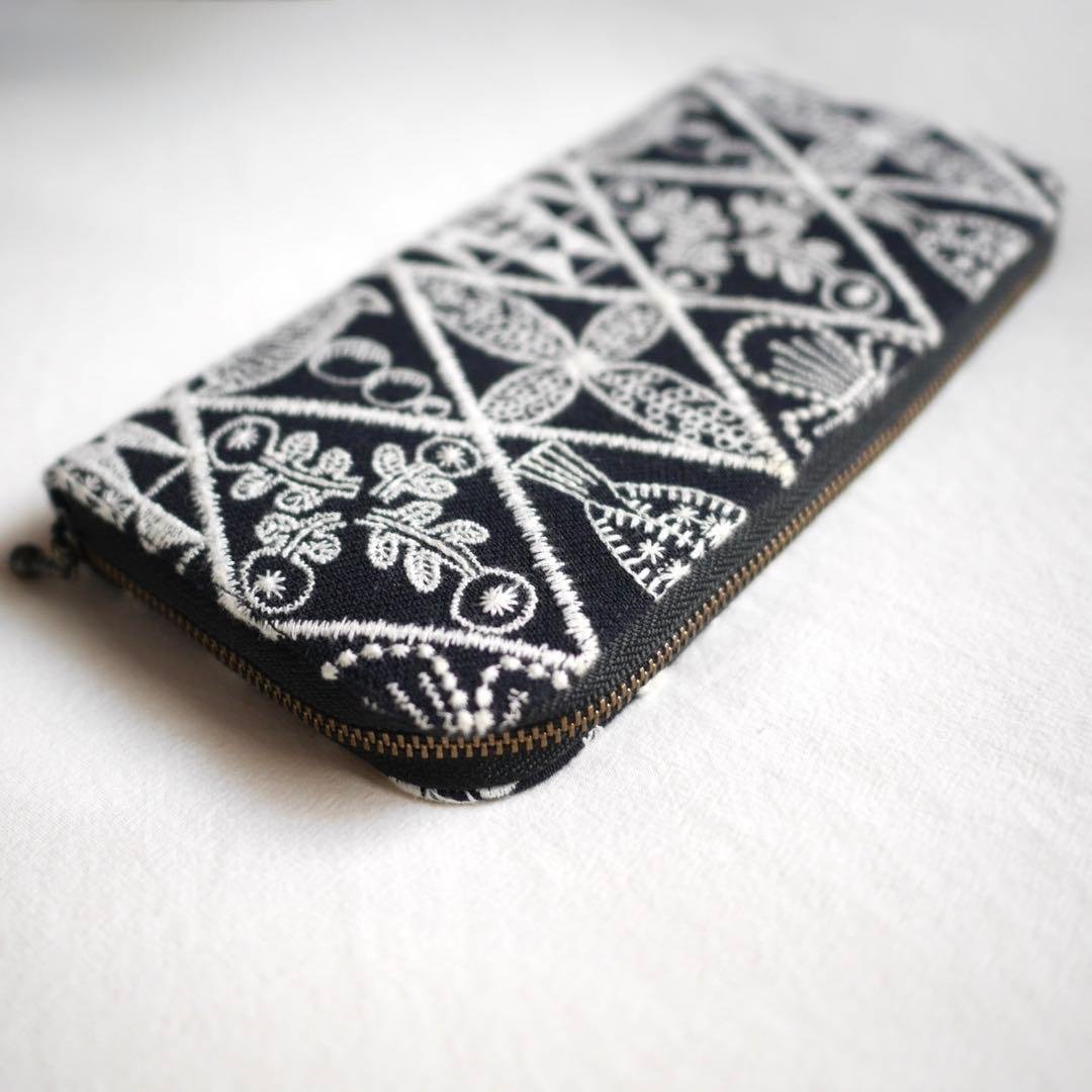 ミナペルホネン 長財布 symphony ネコ刺繍 作家 ハンドメイド