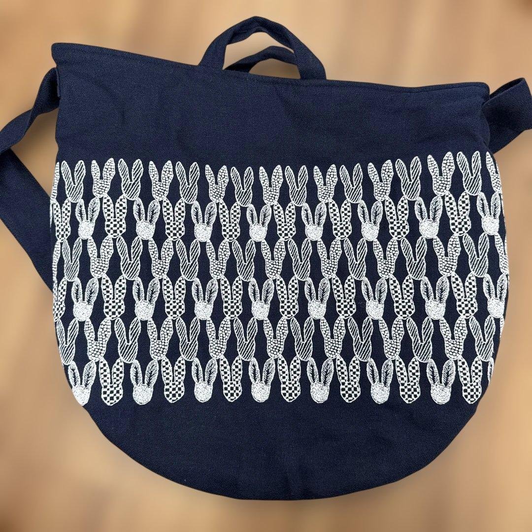 minä perhonen ウサギ刺繍 ショルダーバッグ　ポンピア