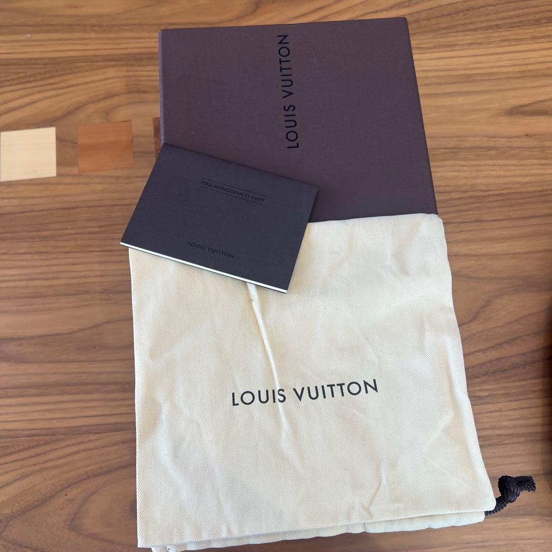 LOUIS VUITTON ワインレッド フラットシューズ