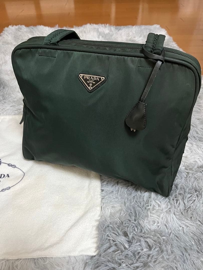 PRADA プラダ　ナイロン　バック　グリーン